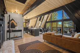 Modern A-Frame cabin in the heart of Mammoth