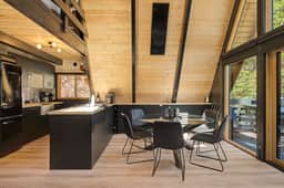Modern A-Frame cabin in the heart of Mammoth