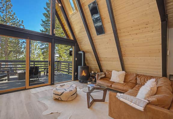 Modern A-Frame cabin in the heart of Mammoth